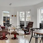 度假居 Lovely In With Kitchen 博恩瑟