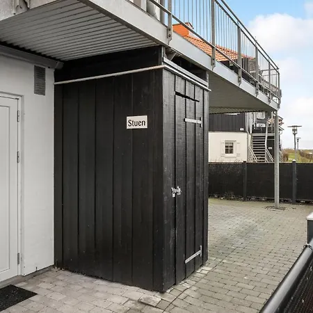 Lovely In With Kitchen Feriehus