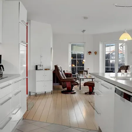 Lovely In With Kitchen Feriehus *